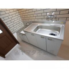 吊り戸収納付き